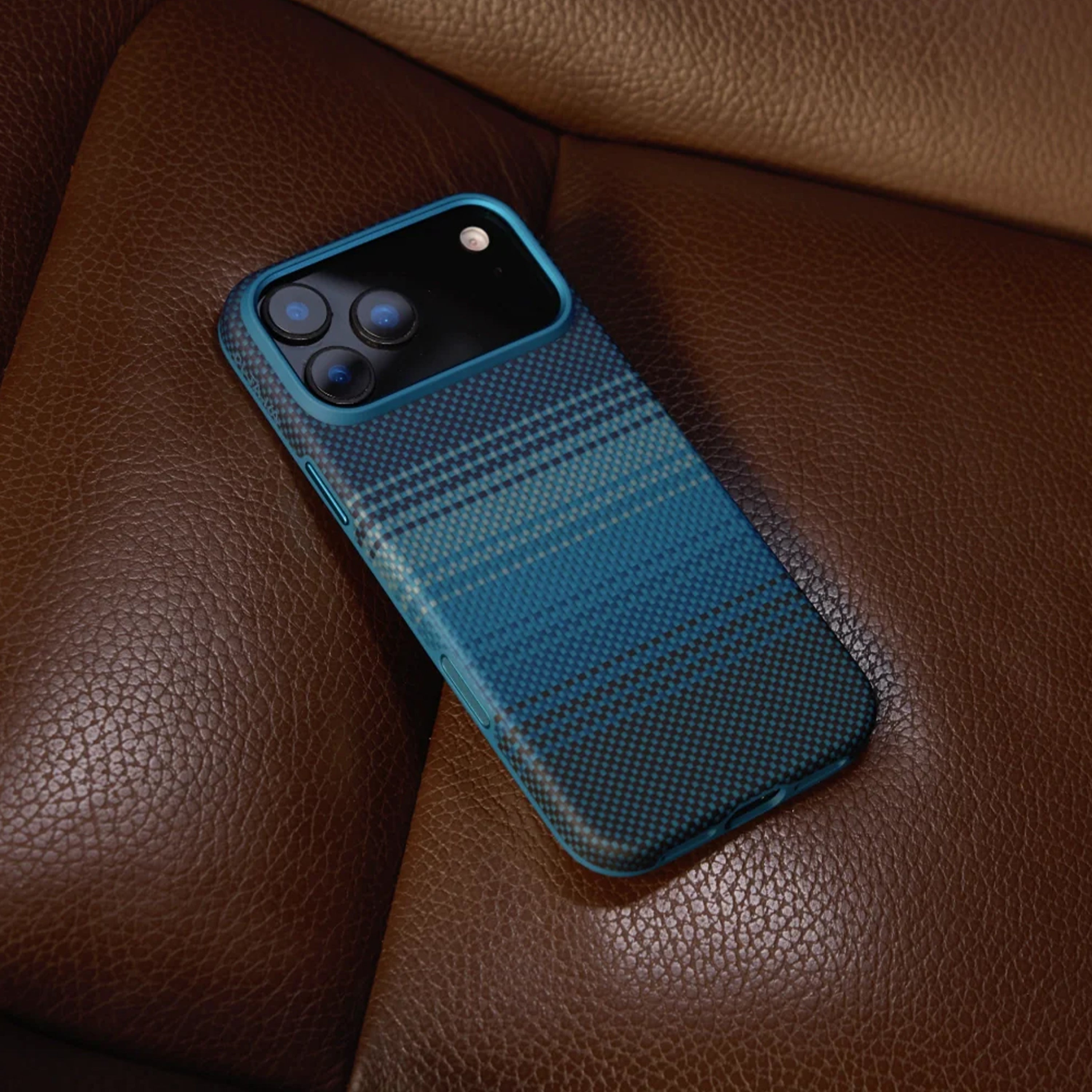 Pitaka Aramid Fiber Ultra-Guard Case for iPhone 17 Pro - Moonrise