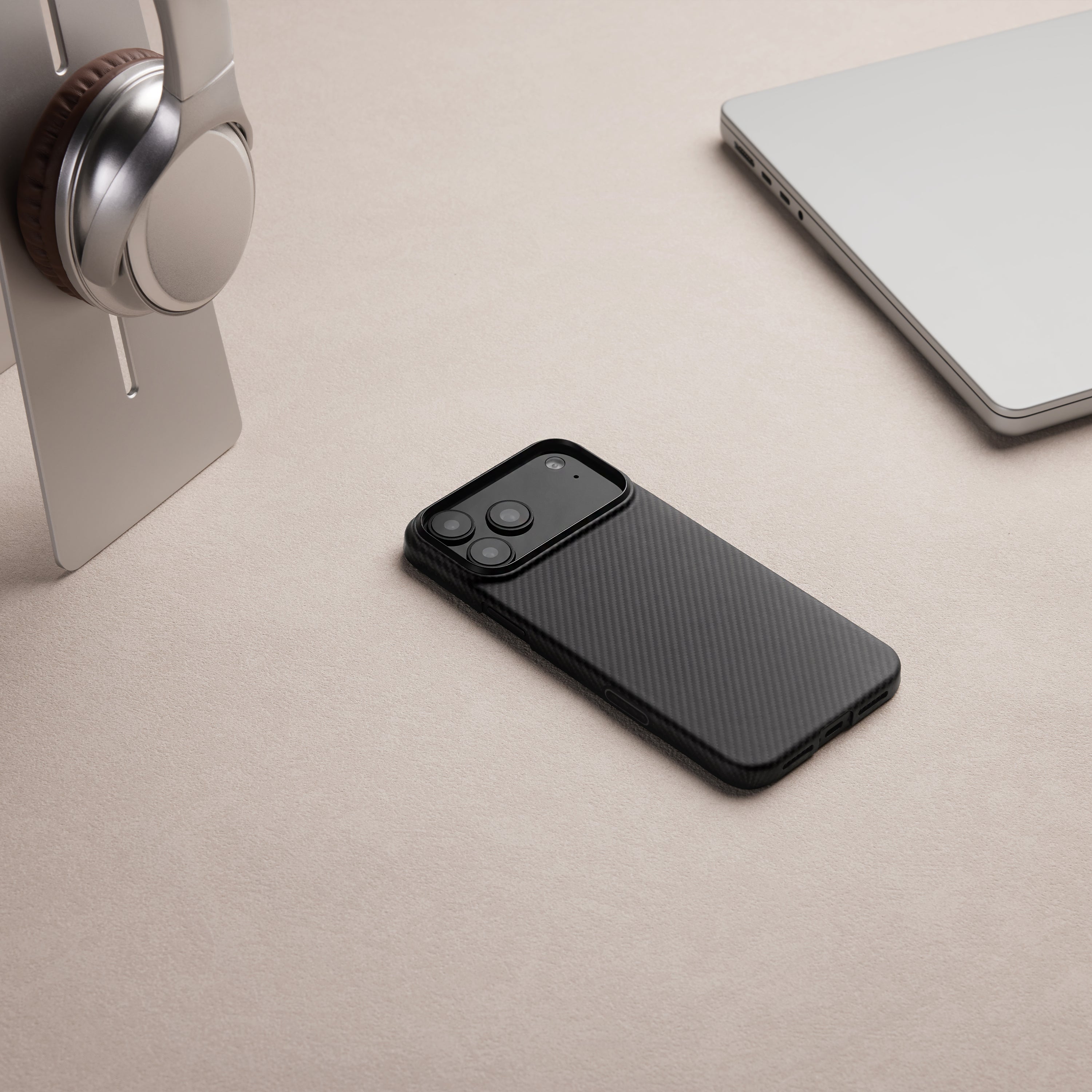 Pitaka Aramid Fiber Ultra-Slim Case With PitaTap Camera Control for iPhone 17 Pro - Black/Gray