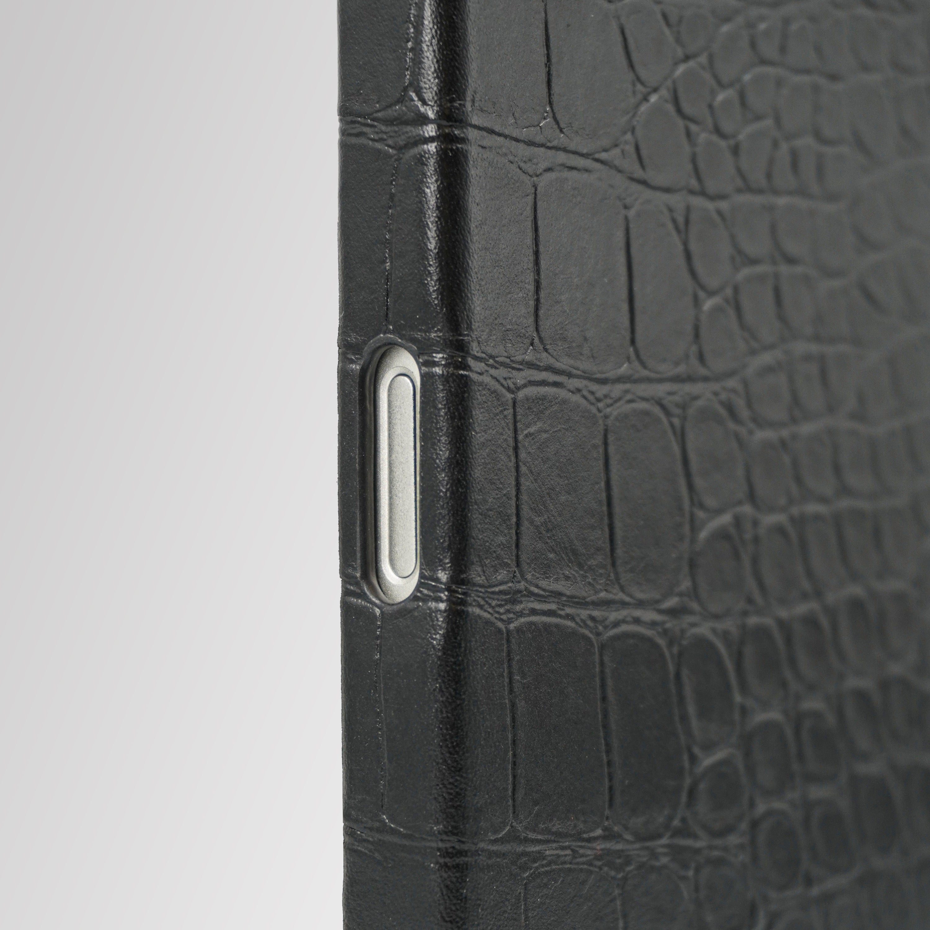 A-Case Genuine Leather Case for iPhone 17 Pro Max With Crocodile Pattern - Javan