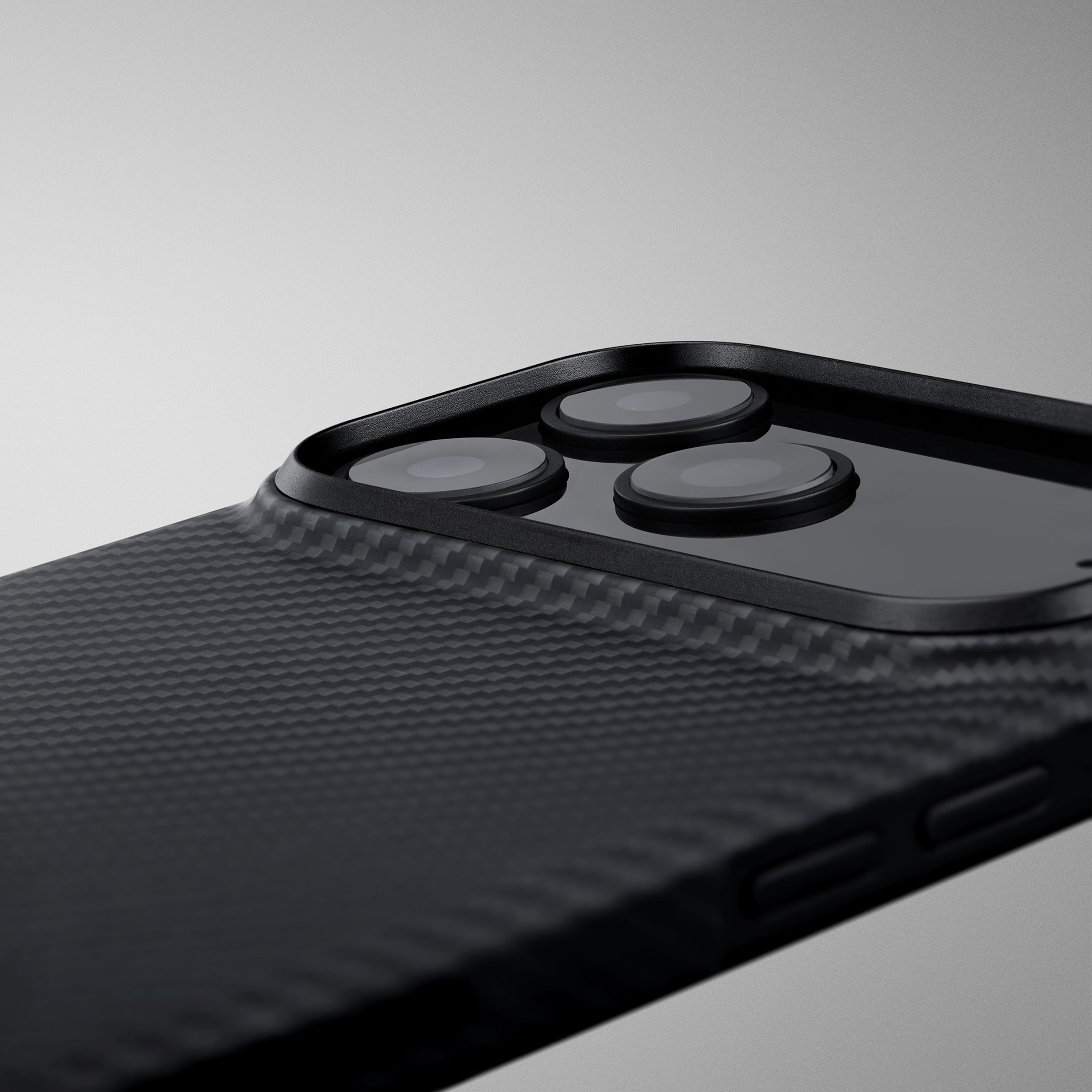 Pitaka Aramid Fiber Ultra-Slim Case With PitaTap Camera Control for iPhone 17 Pro - Black/Gray