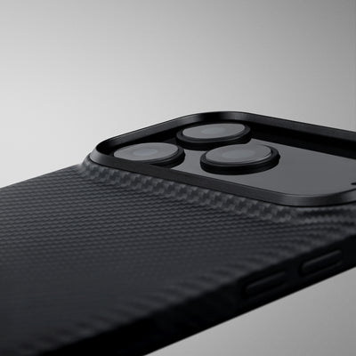 Pitaka Aramid Fiber Ultra-Slim Case With PitaTap Camera Control for iPhone 17 Pro - Black/Gray
